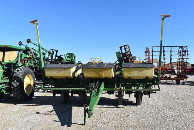 Image of John Deere 7000 equipment image 2