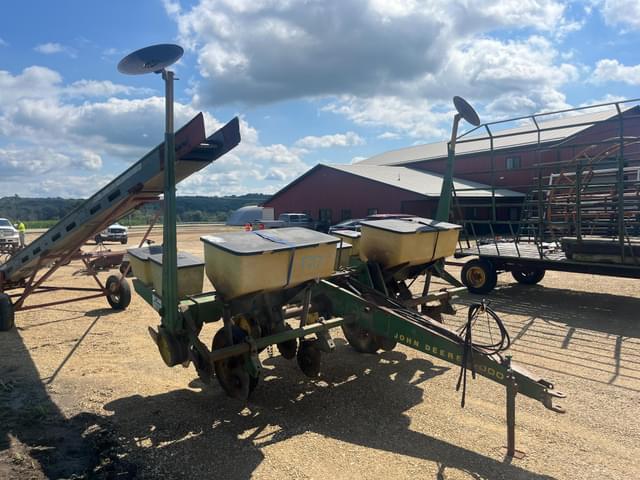Image of John Deere 7000 equipment image 1