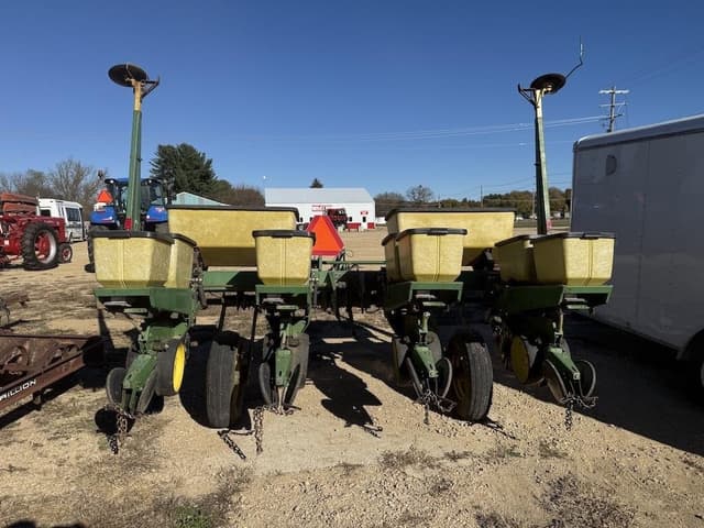 Image of John Deere 7000 equipment image 4