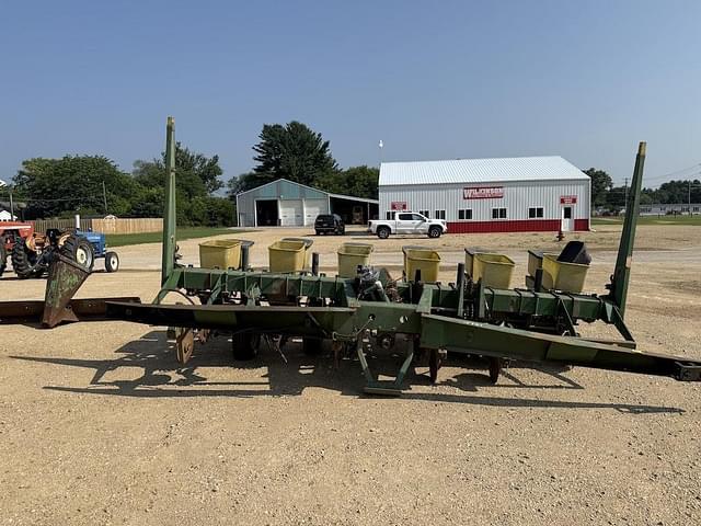 Image of John Deere 7000 equipment image 1