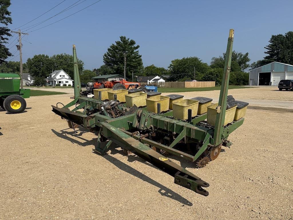 Image of John Deere 7000 Primary image