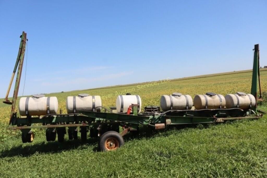 John Deere 7000 Equipment Image0