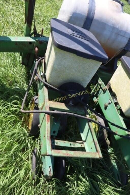 Image of John Deere 7000 equipment image 3