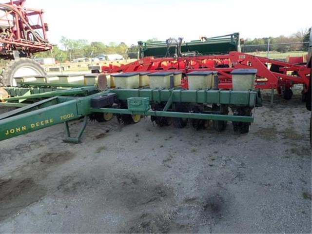 Image of John Deere 7000 equipment image 2