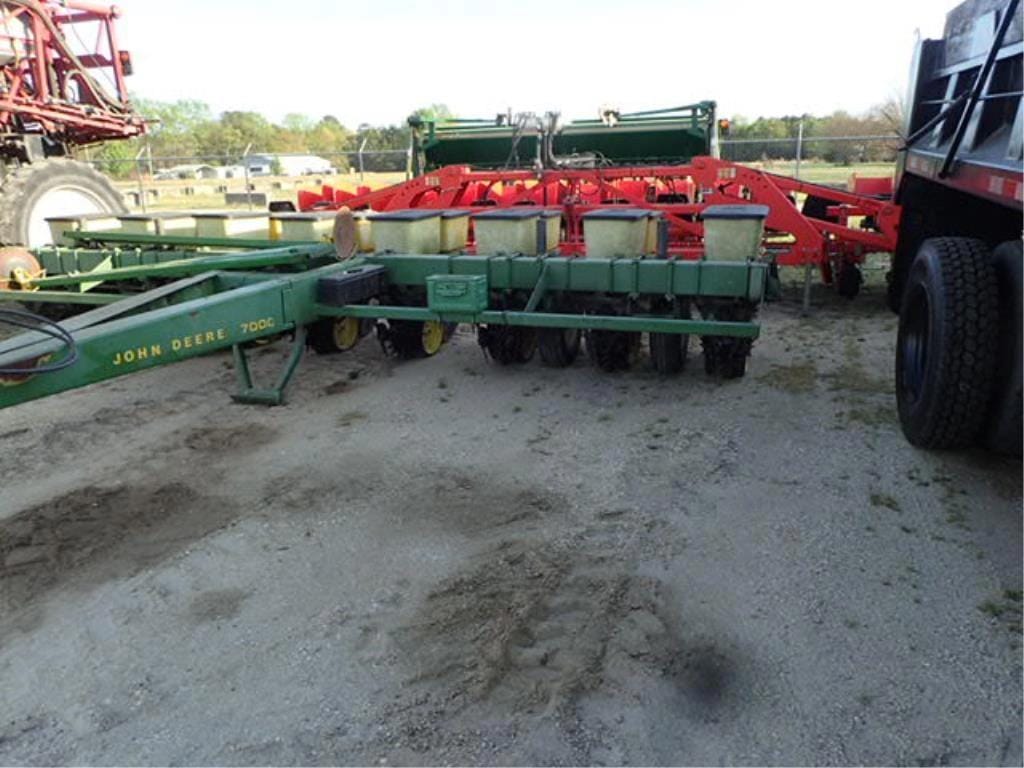 John Deere 7000 Equipment Image0