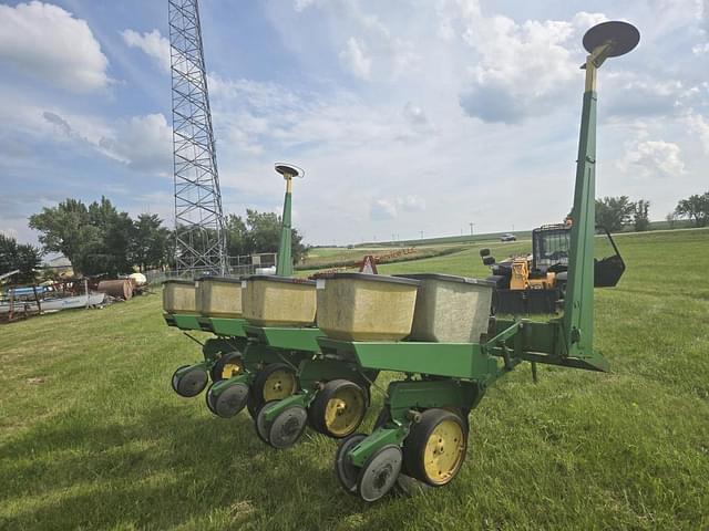 Image of John Deere 7000 equipment image 2