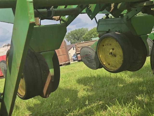 Image of John Deere 7000 equipment image 4
