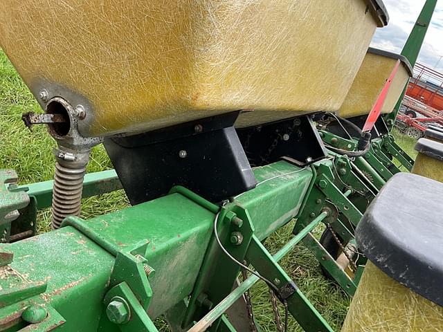 Image of John Deere 7000 equipment image 3