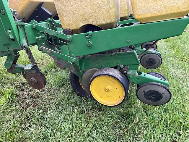 Image of John Deere 7000 equipment image 2