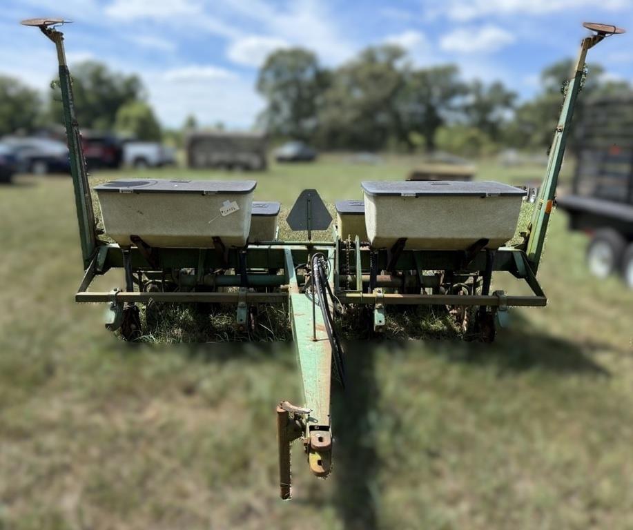 Image of John Deere 7000 Image 0