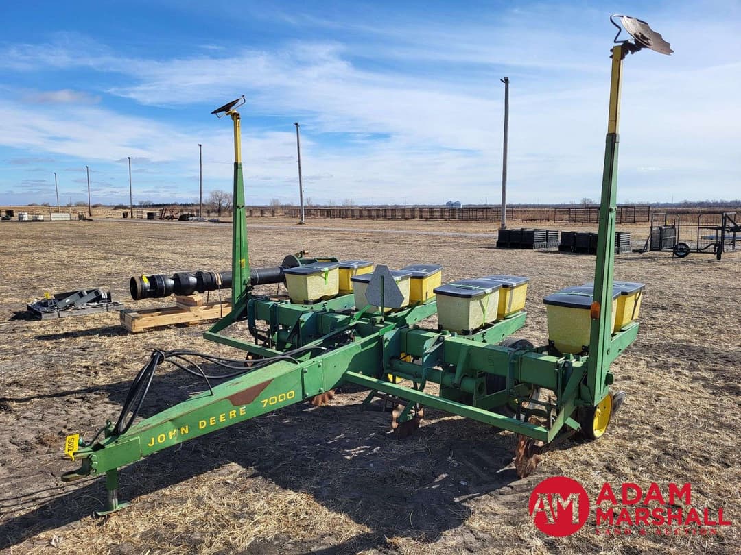 Image of John Deere 7000 Primary image