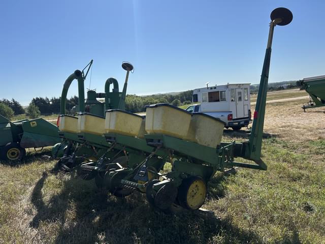 Image of John Deere 7000 equipment image 3