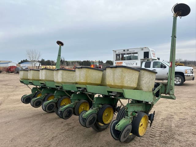 Image of John Deere 7000 equipment image 3