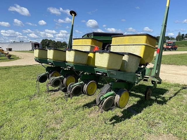 Image of John Deere 7000 equipment image 2