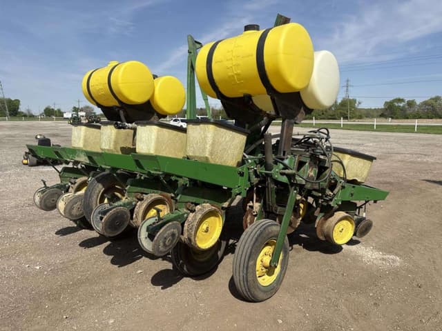 Image of John Deere 7000 equipment image 2