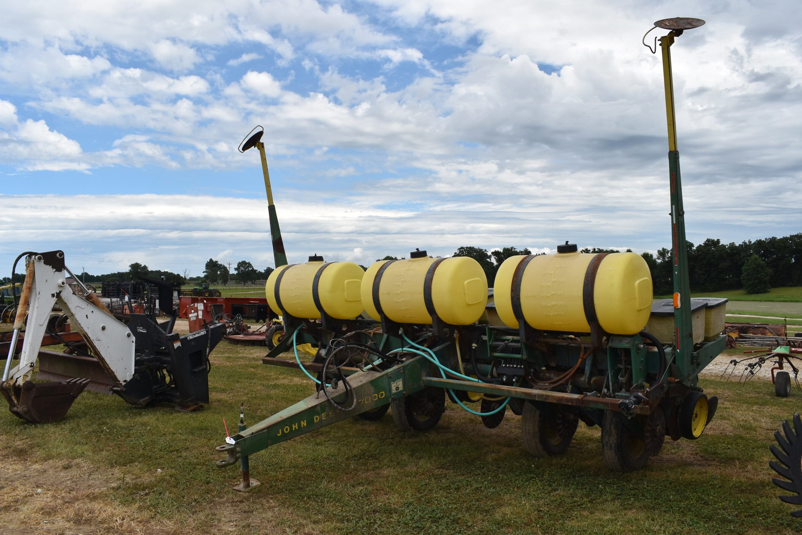 John Deere 7000 Equipment Image0