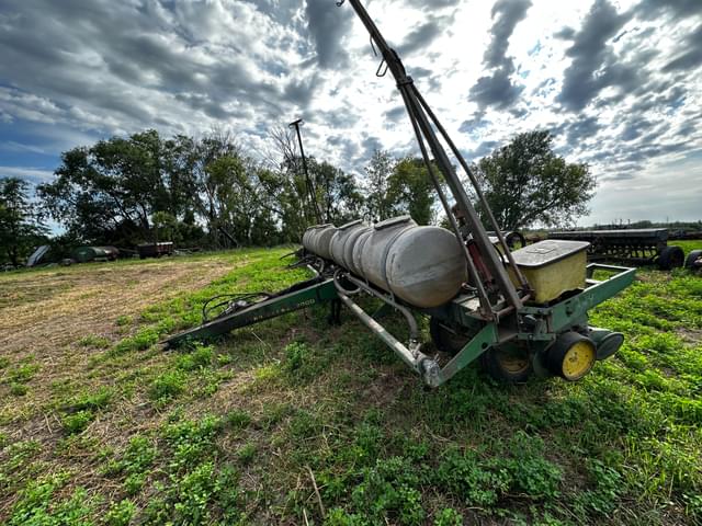 Image of John Deere 7000 equipment image 4
