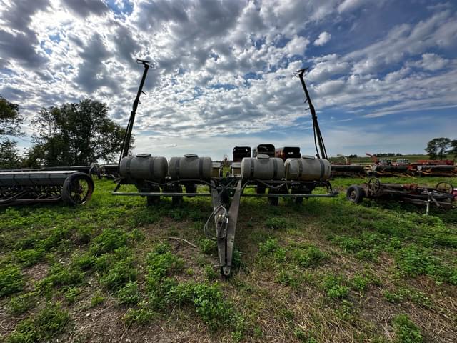 Image of John Deere 7000 equipment image 2