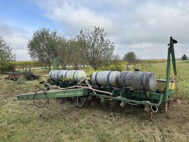 Image of John Deere 7000 equipment image 2