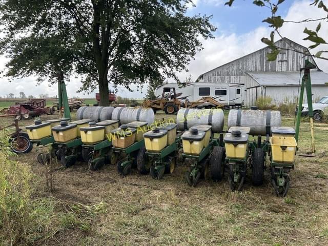 Image of John Deere 7000 equipment image 4
