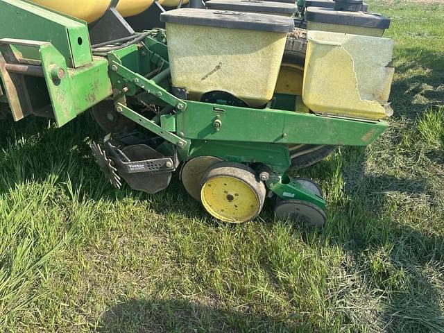 Image of John Deere 7000 equipment image 4