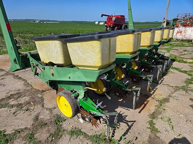 Image of John Deere 7000 equipment image 4