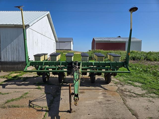 Image of John Deere 7000 equipment image 1