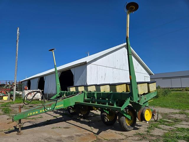 Image of John Deere 7000 equipment image 3