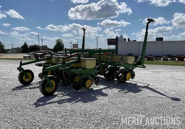 Image of John Deere 7000 equipment image 4