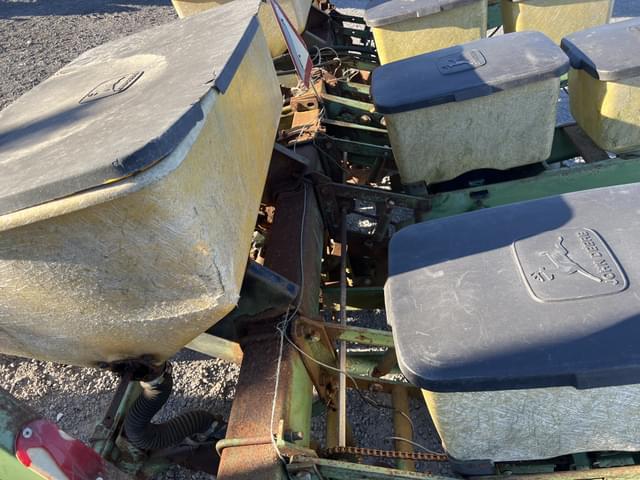 Image of John Deere 7000 equipment image 3