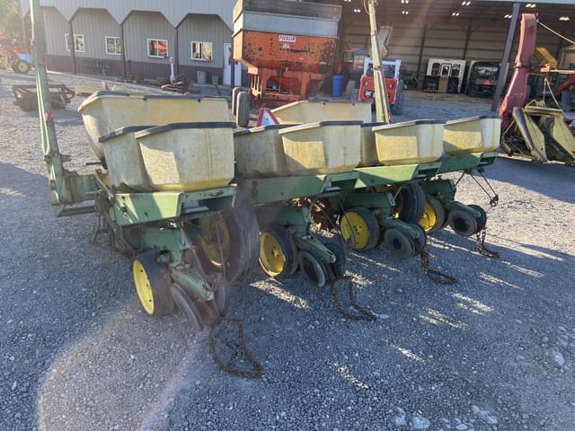 Image of John Deere 7000 equipment image 4