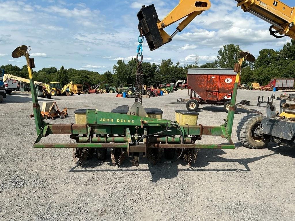 John Deere 7000 Equipment Image0