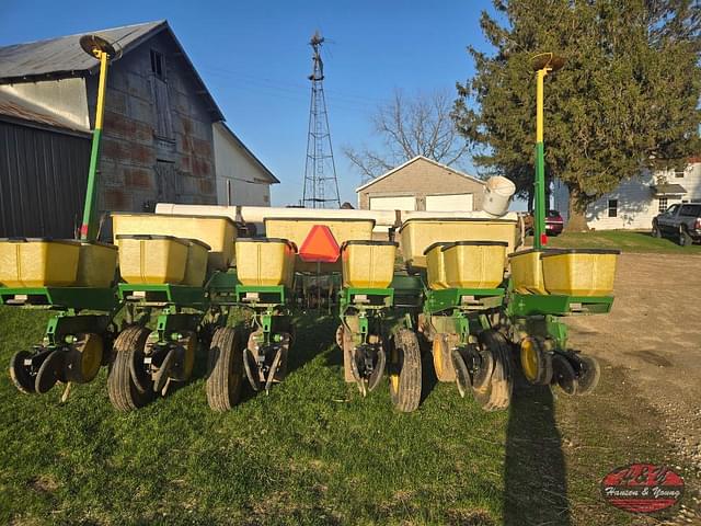 Image of John Deere 7000 equipment image 2