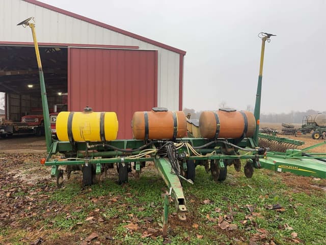 Image of John Deere 7000 equipment image 1