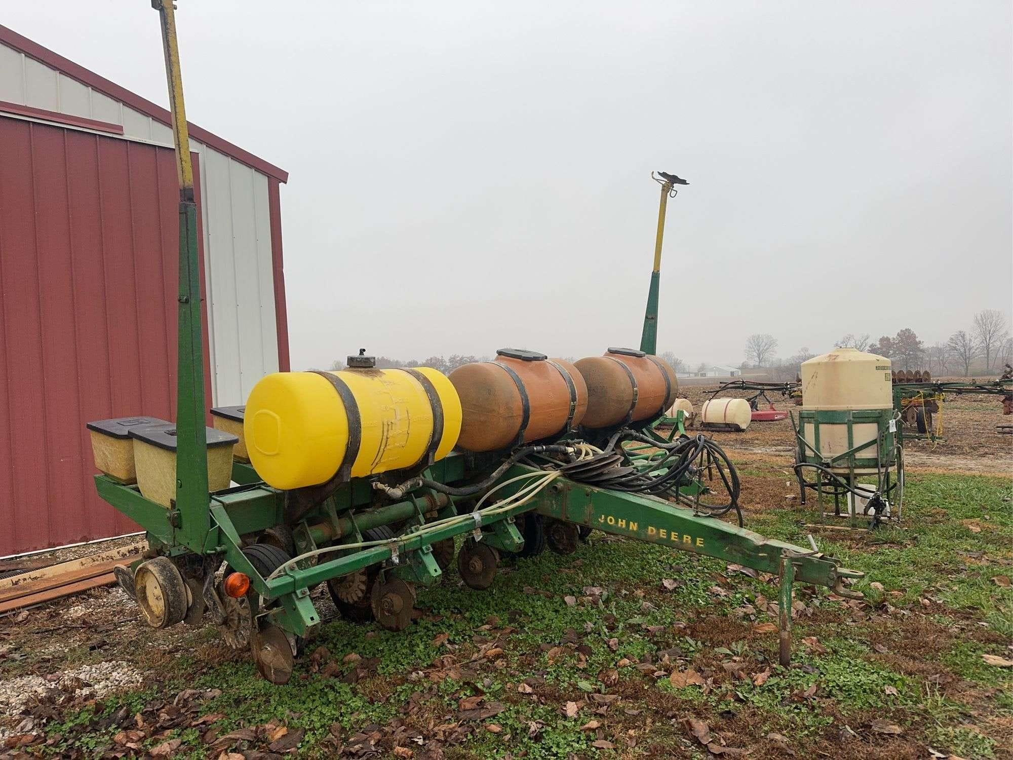 John Deere 7000 Equipment Image0