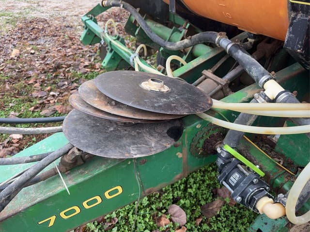 Image of John Deere 7000 equipment image 4