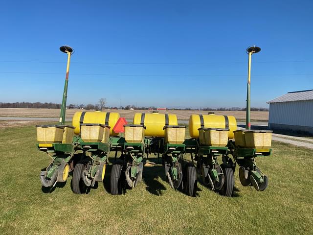 Image of John Deere 7000 equipment image 3