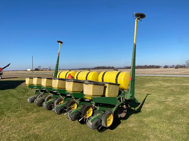 Image of John Deere 7000 equipment image 4