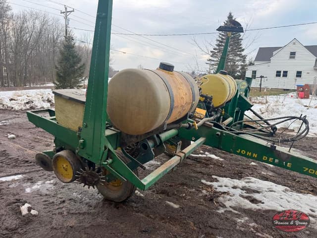 Image of John Deere 7000 equipment image 4