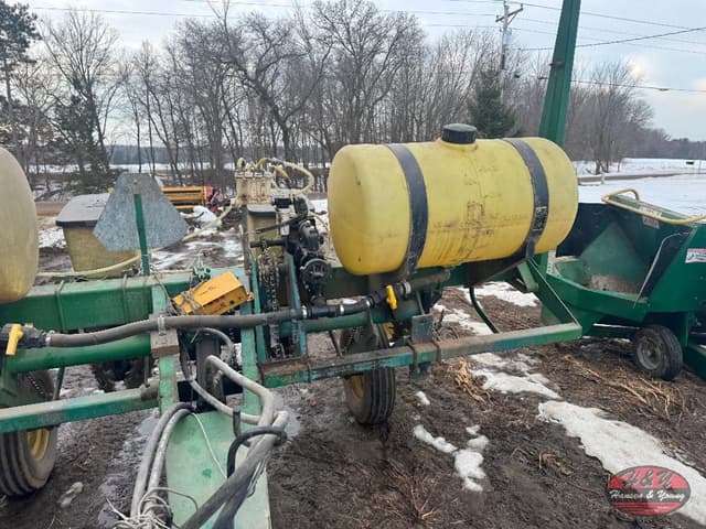 Image of John Deere 7000 equipment image 2