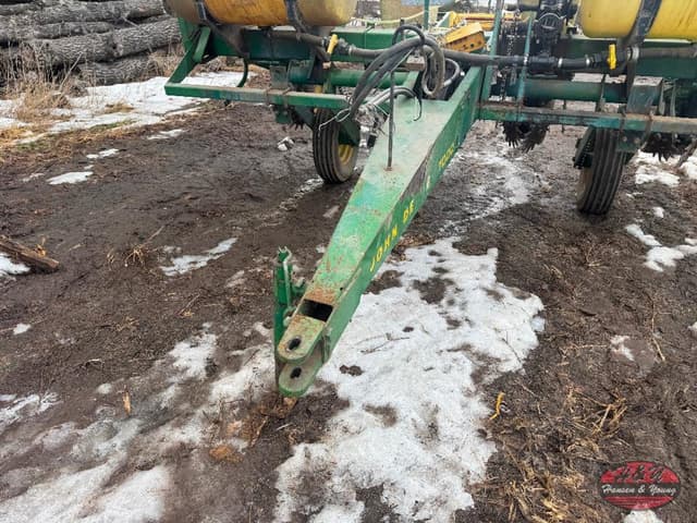 Image of John Deere 7000 equipment image 1