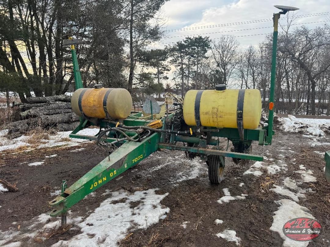 Image of John Deere 7000 Primary image
