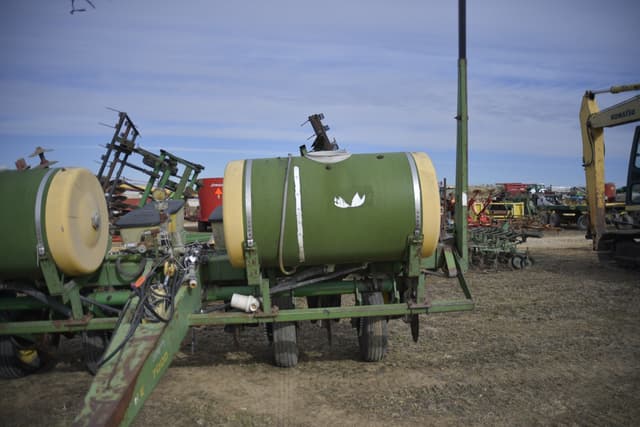 Image of John Deere 7000 equipment image 3