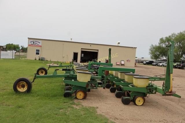 Image of John Deere 7000 equipment image 3