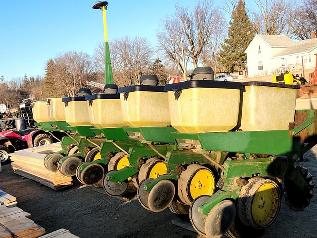 Image of John Deere 7000 equipment image 2