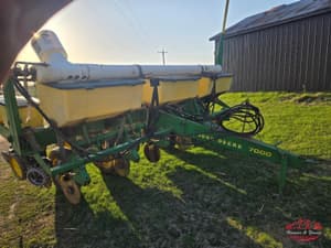 John Deere 7000 Image