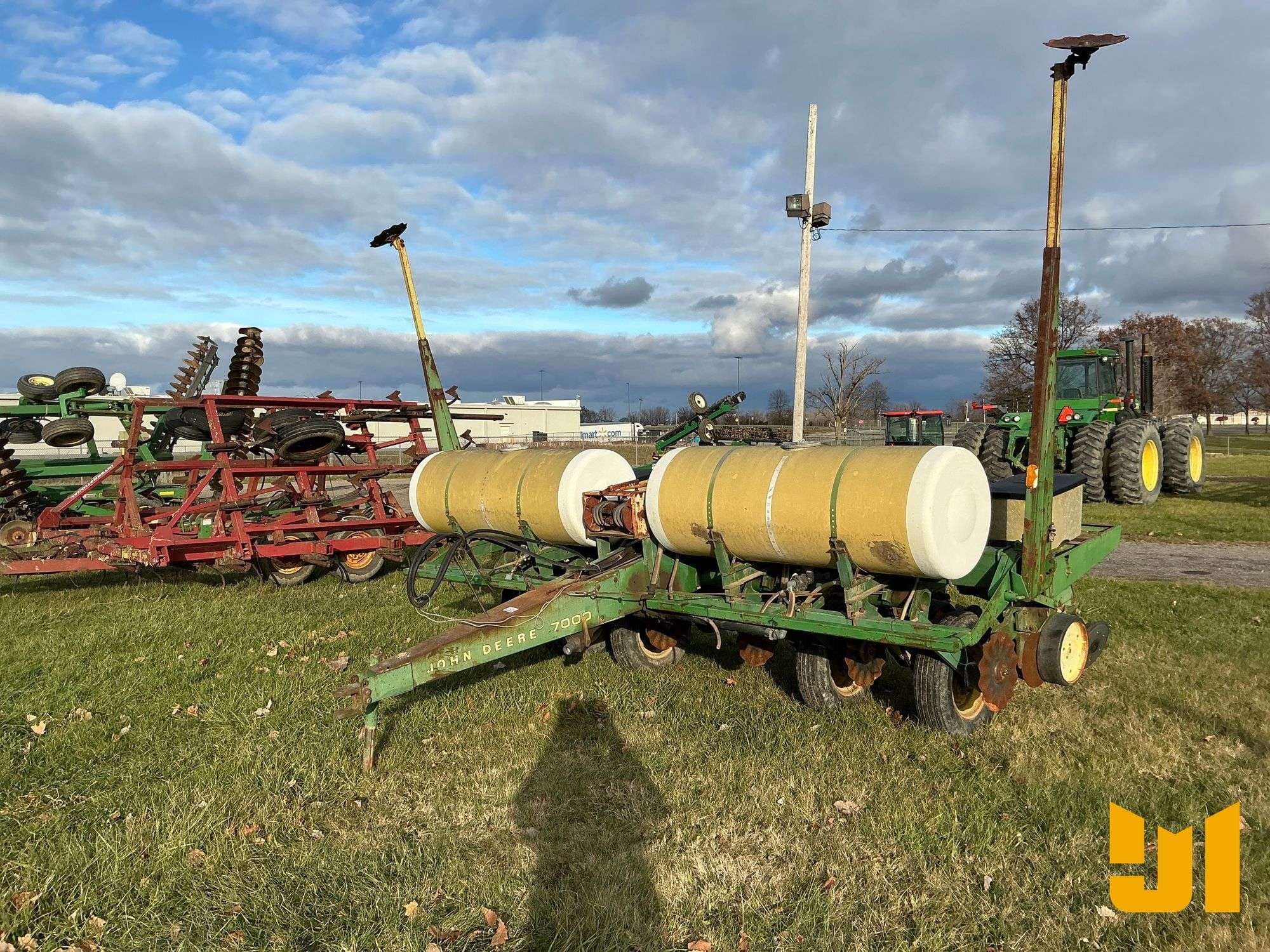 John Deere 7000 Image