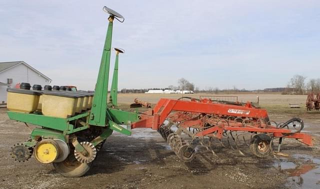 Image of John Deere 7000 equipment image 1