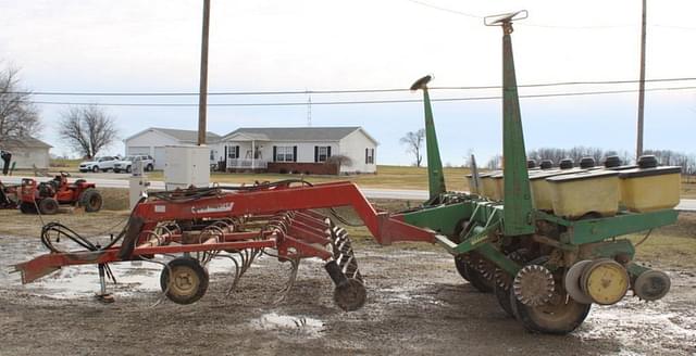 Image of John Deere 7000 equipment image 2