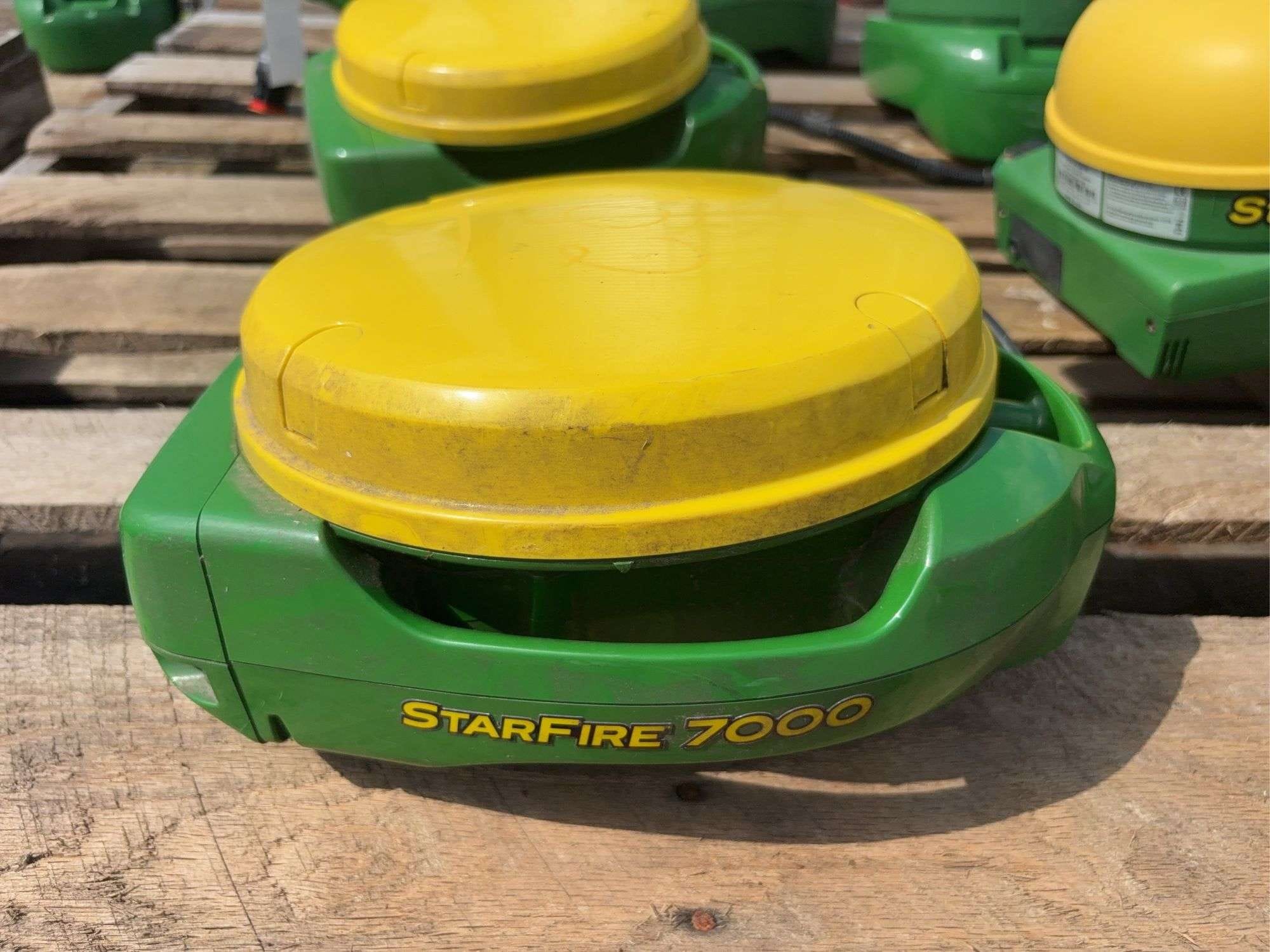 John Deere StarFire 7000 Equipment Image0